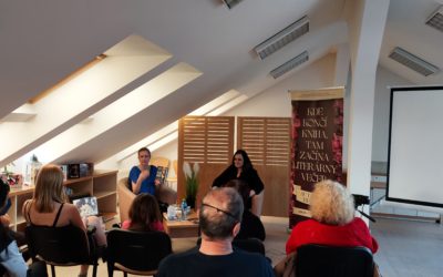„Kde končí kniha, tam začína literárny večer –  Emily D. Beňová“ / 24. 3. 2022